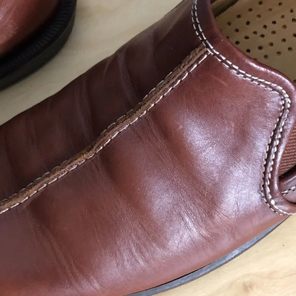Tommy Bahama Leather Loafers Men's size 8D Brown Comfort Split Toe